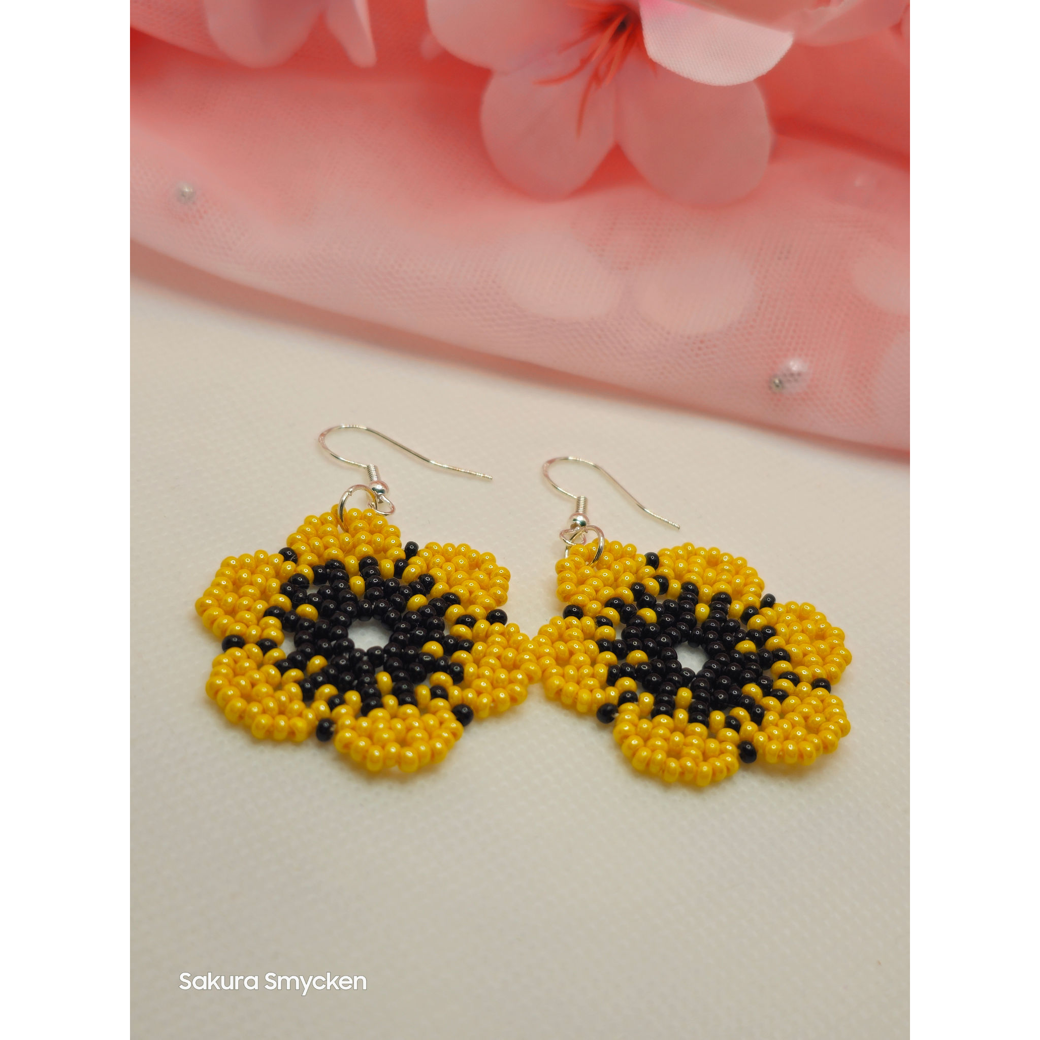 Handgjorda Solrosörhängen