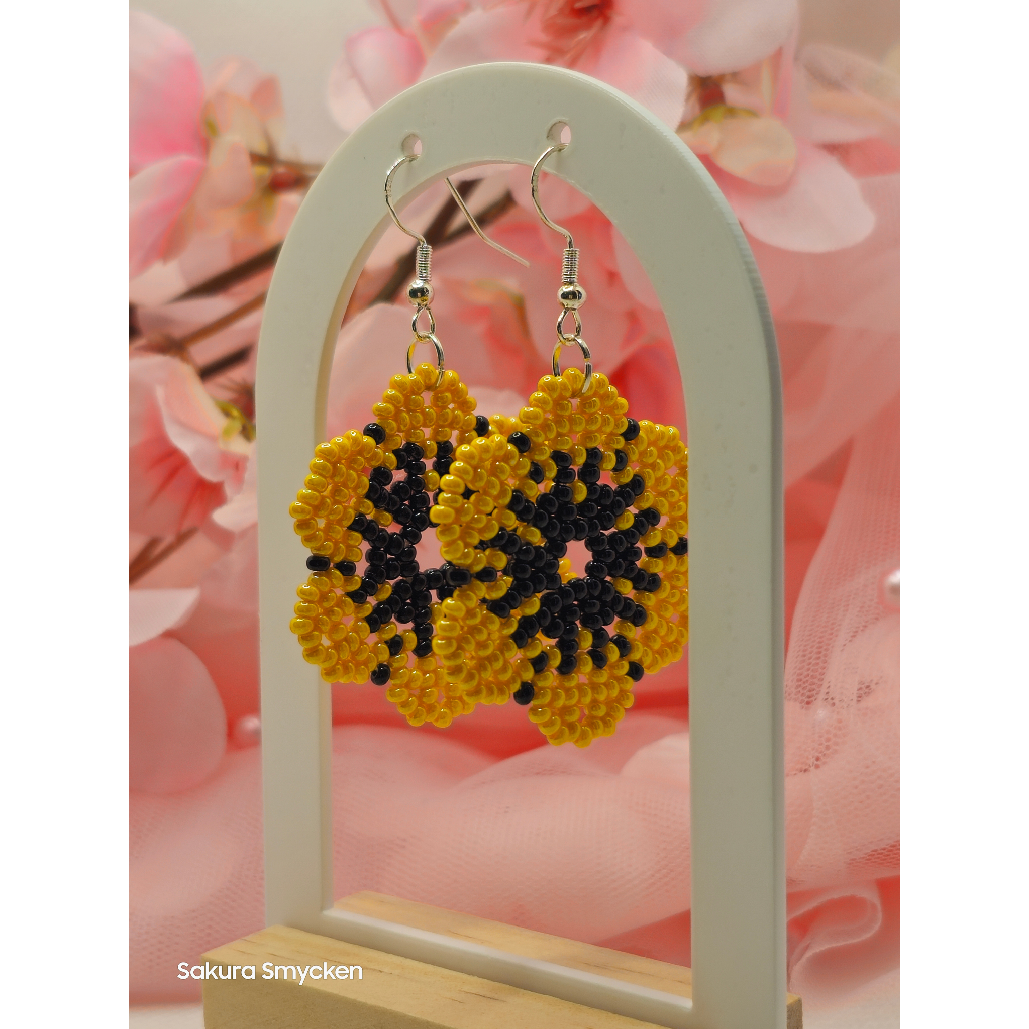 Handgjorda Solrosörhängen