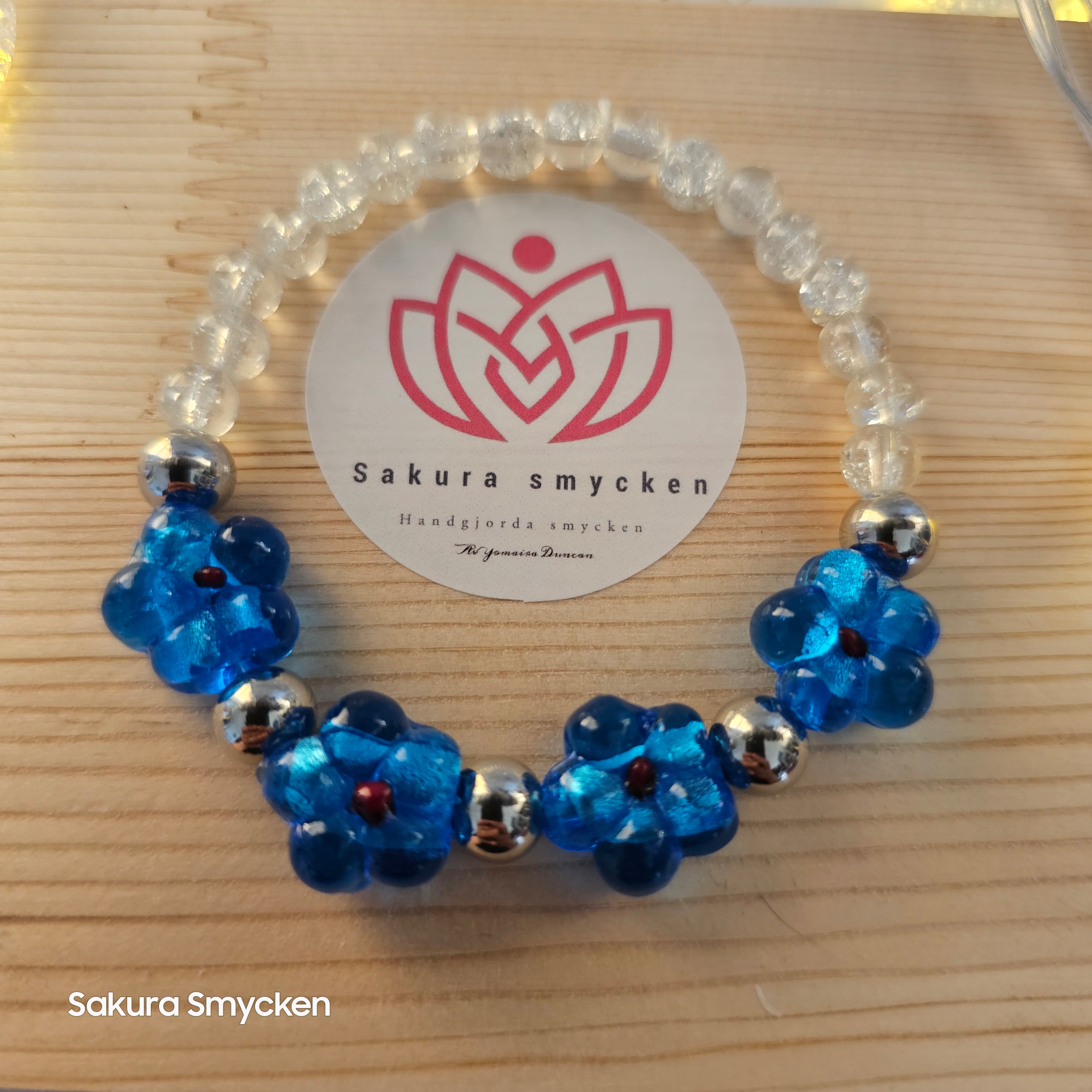 Elastisk armband med blommor