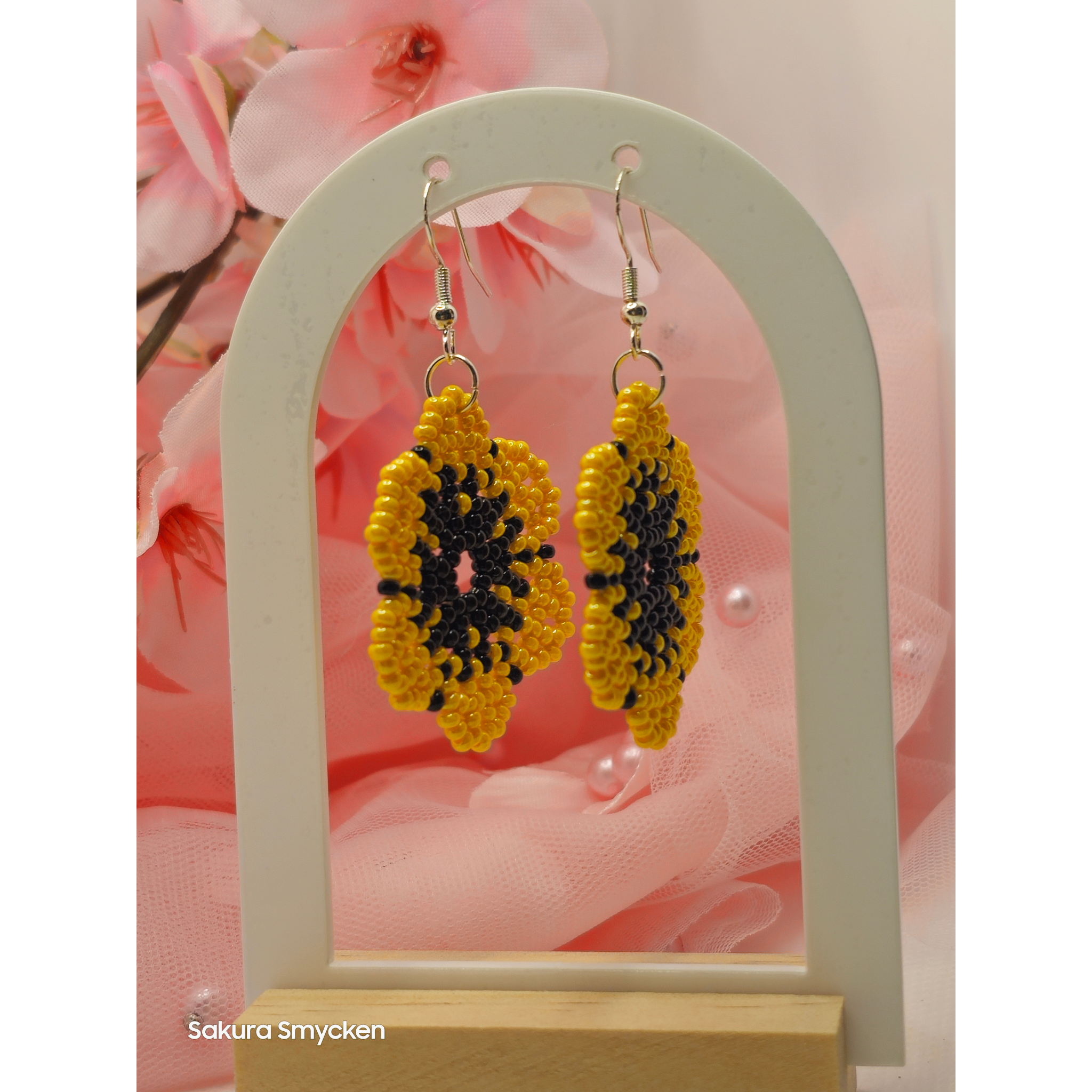 Handgjorda Solrosörhängen