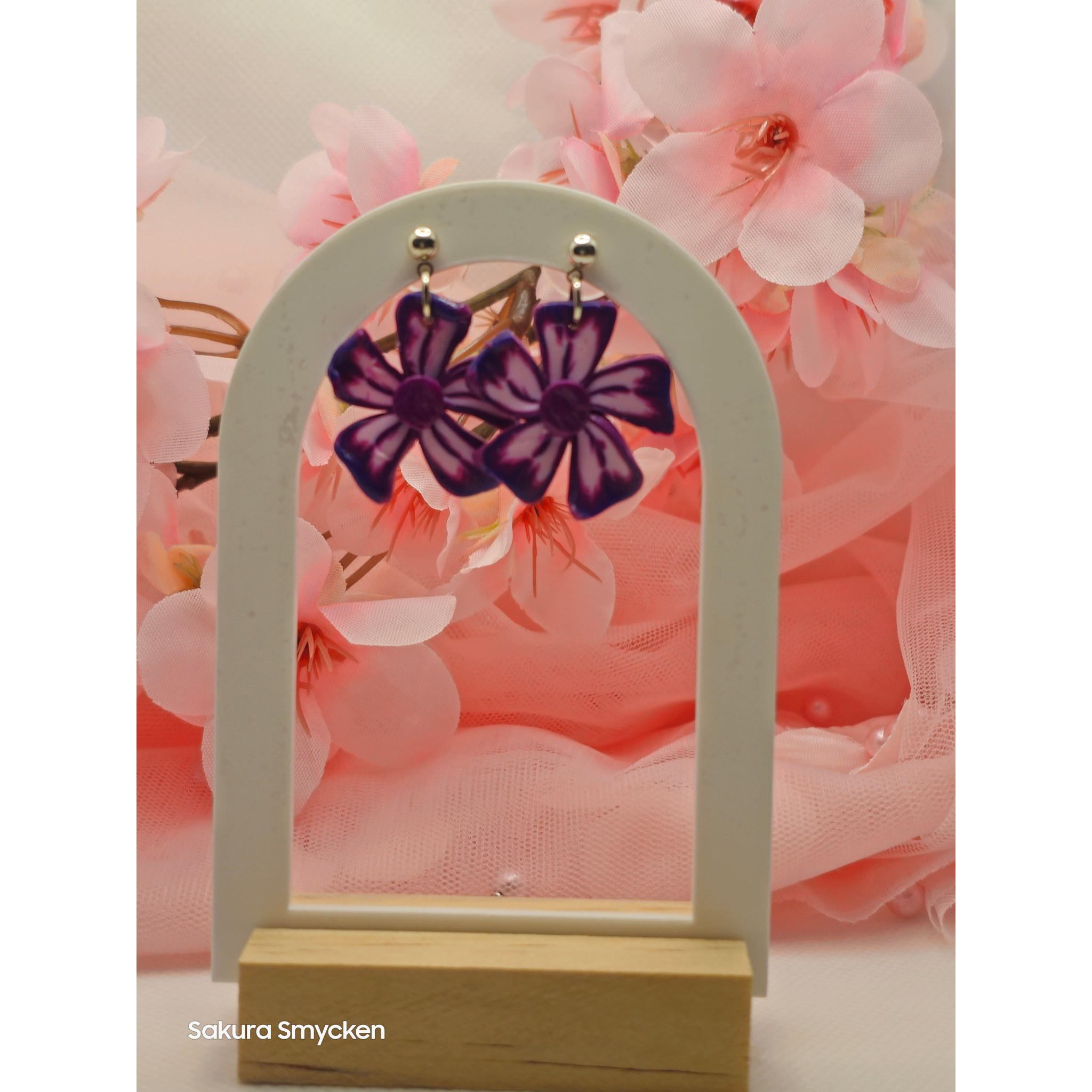 Blomörhängen i Polymerlera