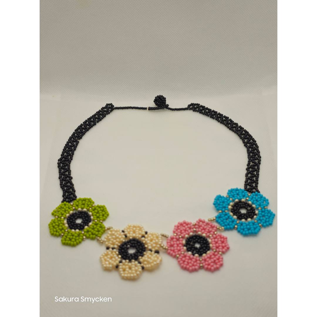 Blommande Färgprakt – Handgjort halsband