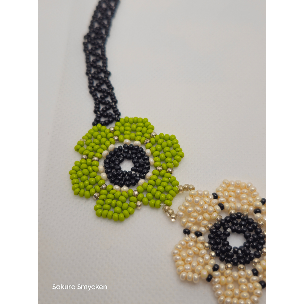 Blommande Färgprakt – Handgjort halsband