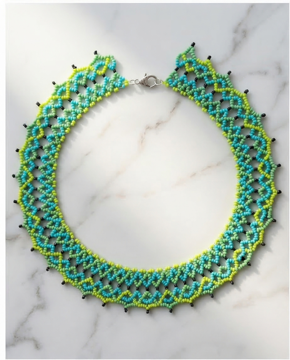 Halsband skogen